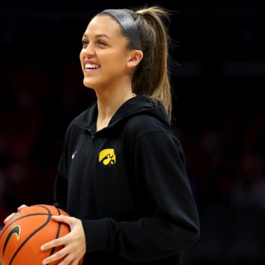 Gabbie Marshall, pivotal in the Hawkeyes' second NCAA Championship run, graduated in 2023 with a degree in Health Studies!