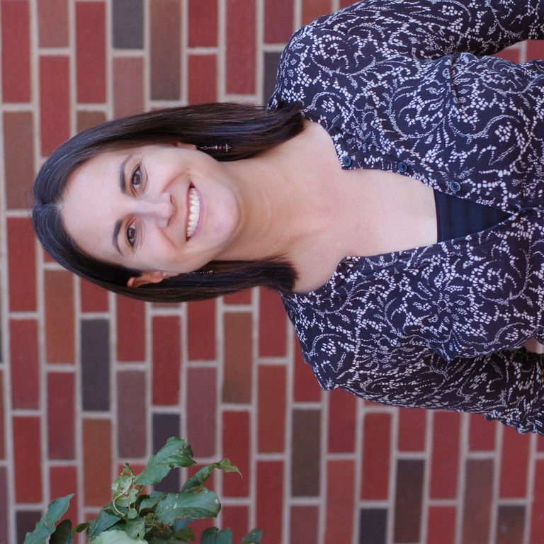 Headshot of Kelly Elliot