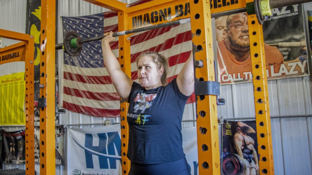 Jess Gorzelitz lifting weights